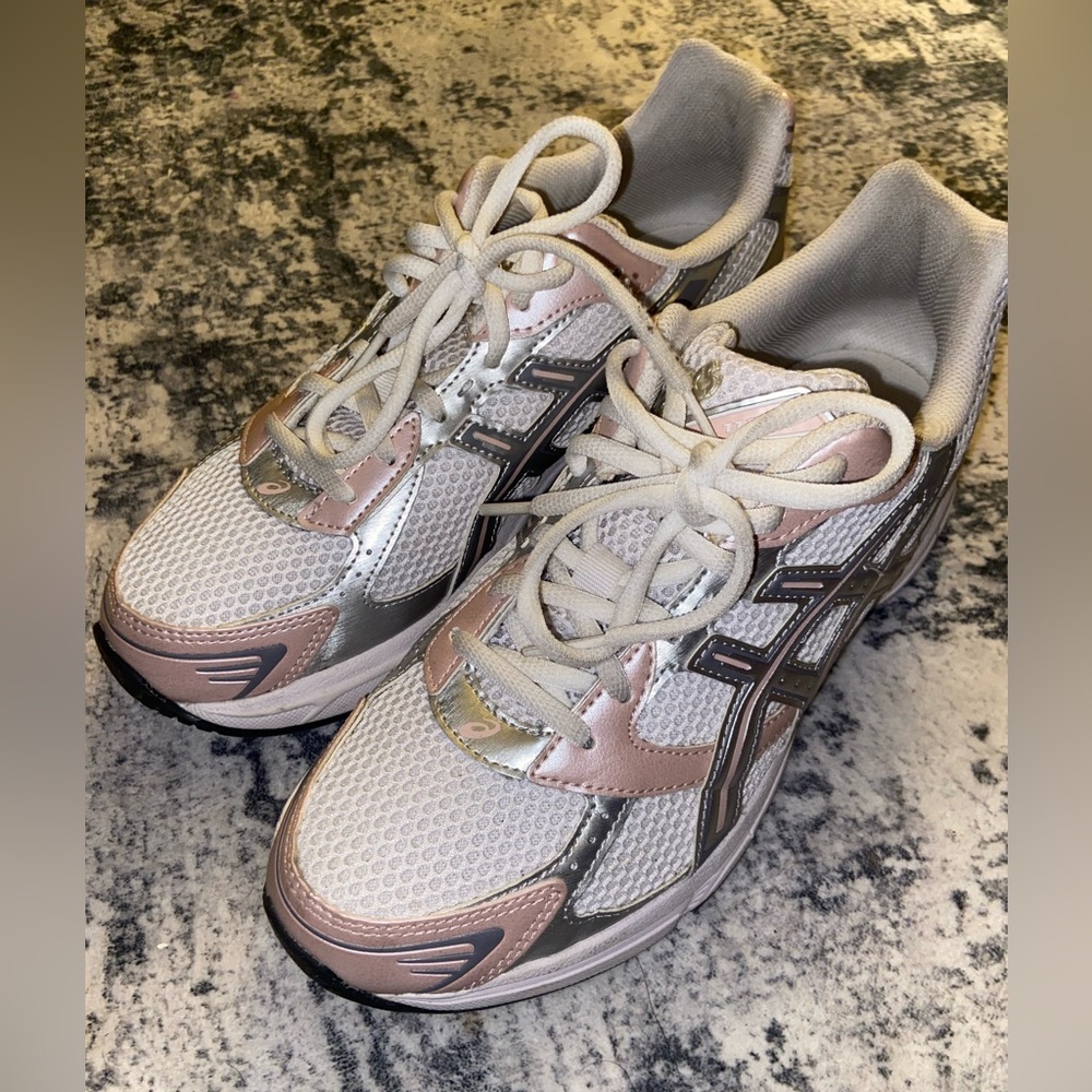 ASICS Unisex White/ Neutral Pink Gel 1130 Sneakers Men’s 8.5, Women’s 10 - Picture 3 of 7